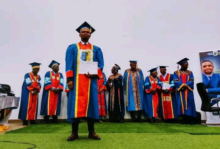 Univ7sur7's tweet photo. UPN : la Prof Marie-Jeanne Kalenga reconduite Cheffe de Département un jour avant son décès !

Rédaction : +243 828615951

https://t.co/AfIBTvNfhQ https://t.co/k4KAFrcJJH