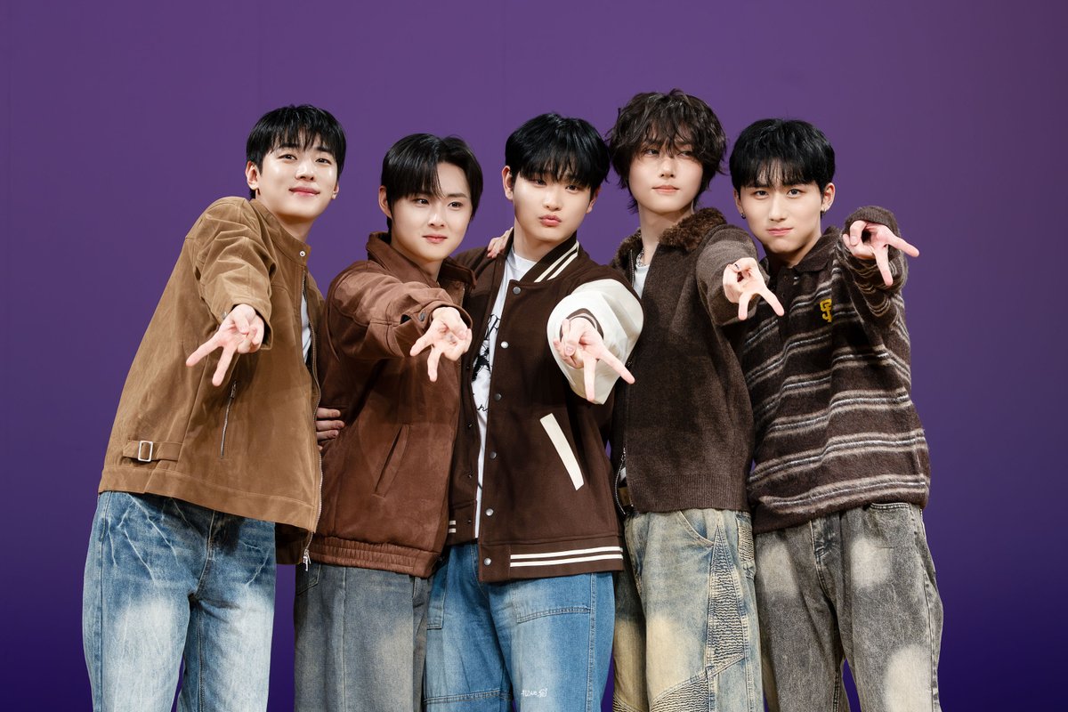 260131 DKZ 일본 대면팬싸

갸루피스🌟

#DKZ #디케이지 
#재찬 #민규 #기석 #세현 #주원