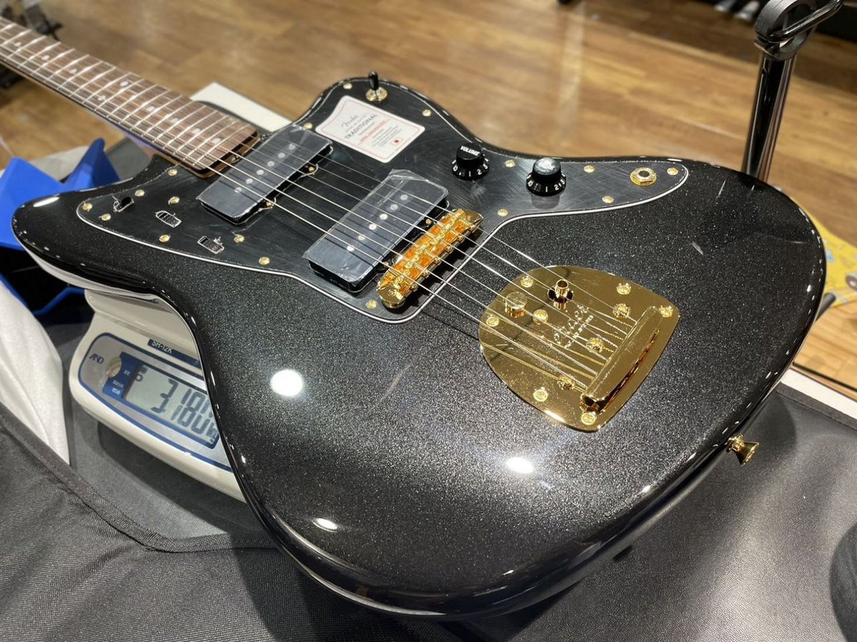 予約受付中】 ブラックパール×ゴールドHWの2025コレクションJazzmaster