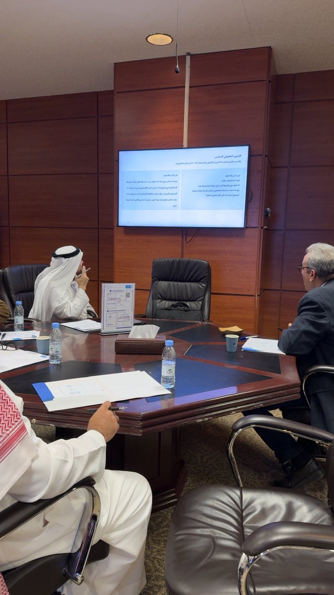 تم، بفضل الله، اختتام دورة (#اللغويات_الجنائية في كشف الجريمة والاحتيال) المقدمة لأعضاء هيئة التدريس في #جامعة_الملك_سعود، وسط تفاعل علمي مميز ونقاشات ثرية.

الشكر موصول للجامعة وللمشاركين، والذي يعكس وعيا متقدما بأهمية التحليل اللغوي الجنائي ودوره الوقائي في حماية المجتمع.

#سبر