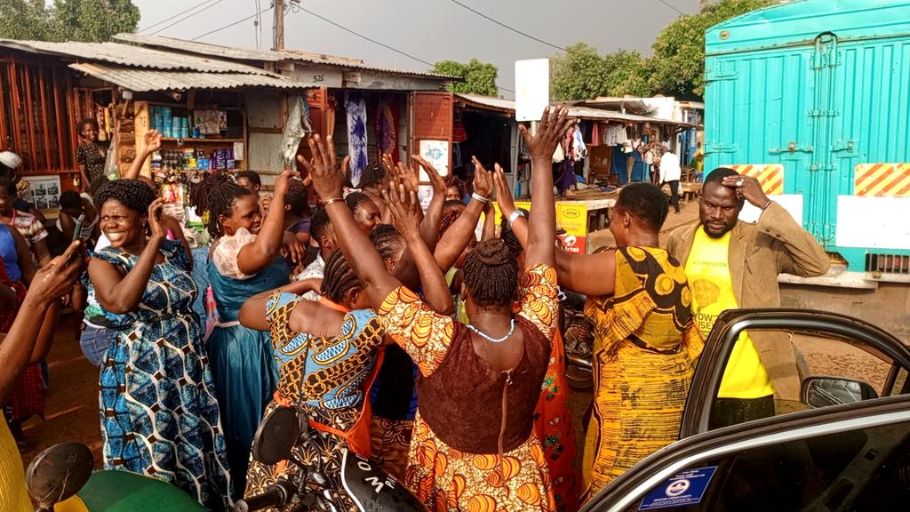 GifterAber's tweet image. I paid a thanksgiving visit to Cereleno Market, where the vendors received me with warmth and affection. 
Their gesture of support was deeply touching &amp;amp; I am truly thankful for their support and for the honor of serving as Mayor of Laroo-Pece Division.

#WardByWard #Thanksgiving