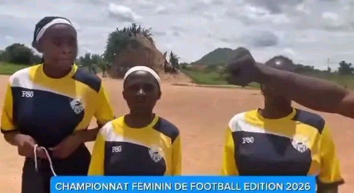 Univ7sur7's tweet photo. Le championnat féminin de foot de l’UINIKI a démarré. Le match d’ouverture opposait la Polytechnique à la Faculté de Droit, une rencontre très attendue dans une ambiance exceptionnelle. Elle s'est soldée sur la note de 1-1, a appris Univ7sur7
https://t.co/DCAfNCrBGH https://t.co/rfNiz2jWs1