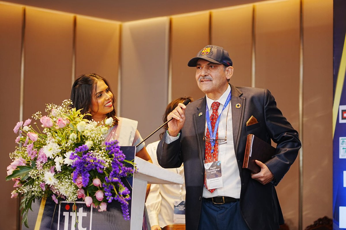 Speaking at Tech4Bharat Pan IIT summit recently.

On a lighter note,
बादलों से सलाम लेता हूँ, 
वक्त के हाथ थाम लेता हूँ,
जिन्दगी भी थम जाती है पल भर के लिए, 
जब मैं हाथों में mike लेता हूँ 🙏🙏 <a href="/paniitindia/">Pan IIT Alumni India</a> <a href="/IITRAAOfficial/">IIT Roorkee Alumni Association</a> <a href="/TCILHQ/">Telecommunications Consultants India Limited</a> <a href="/MuntazirAbbas/">Muntazir Abbas</a> <a href="/kavitakiran/">Dr kavita kiran</a> <a href="/AlumniPaniit/">PANIIT Alumni</a>