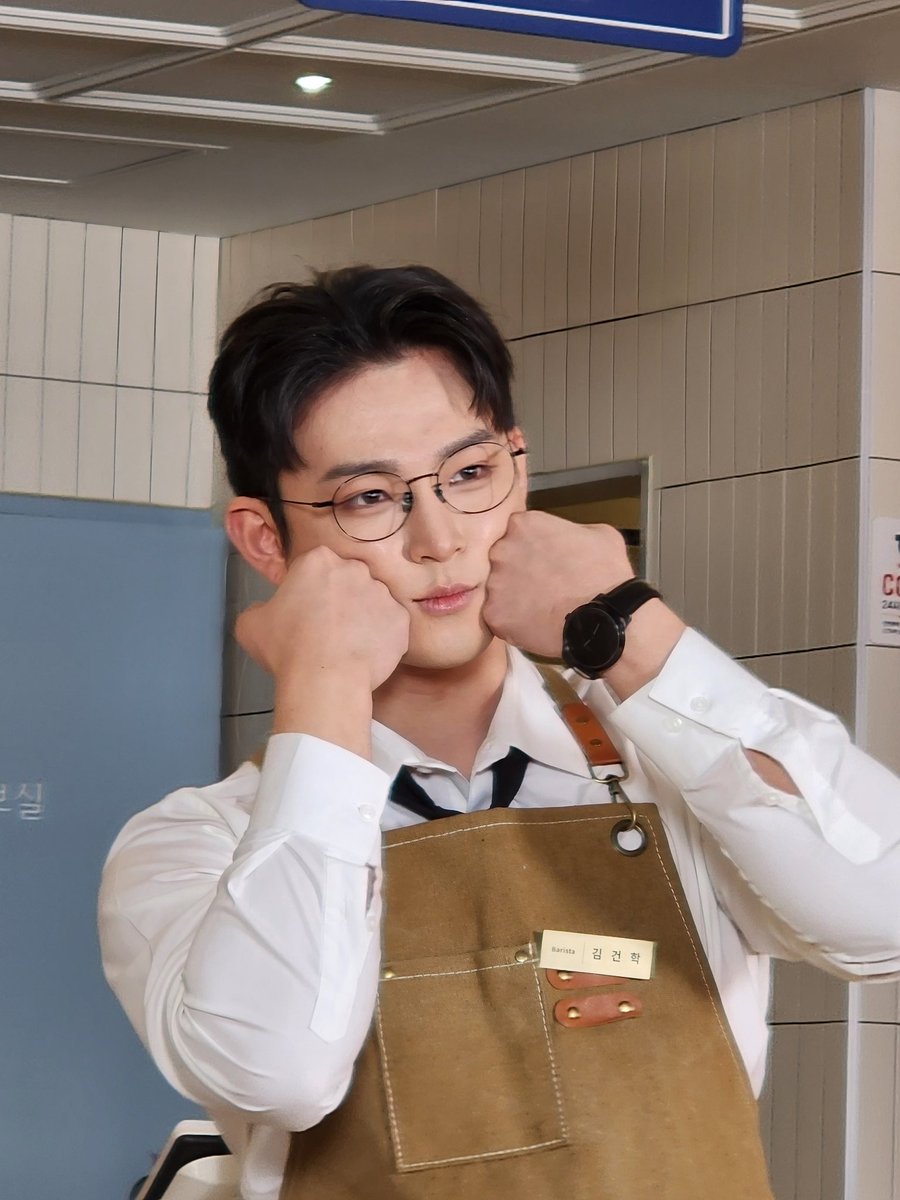 these cafe workers are really something

#이도 #leedo #oneus #원어스