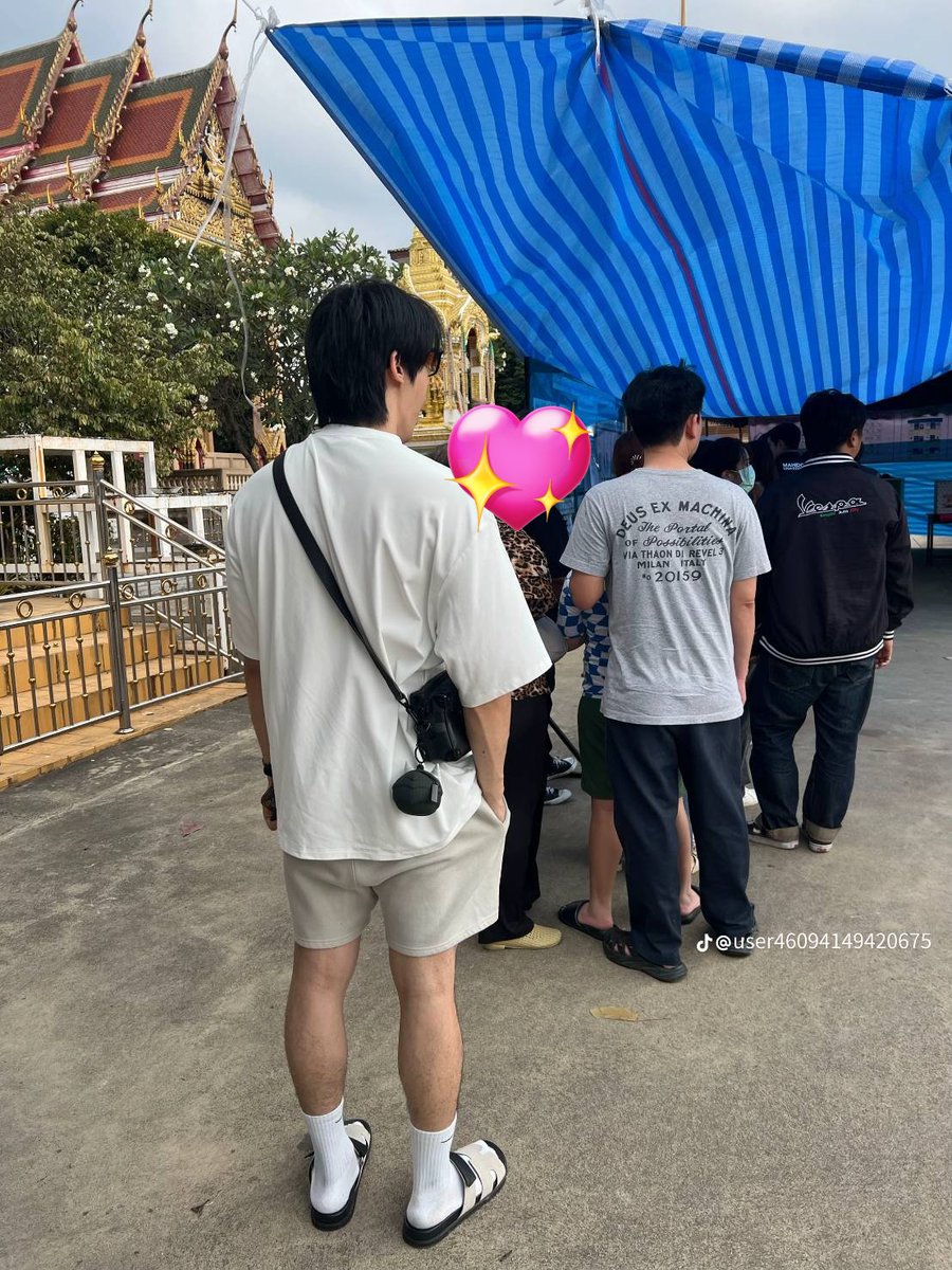 มองเเค่ด้านหลังยังหล่อ...โอ้ยย พี่ภูมิ!!!

#poompps