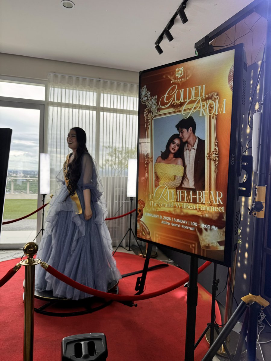 VivaOnePH's tweet image. NOW HAPPENING: WilBea Nation arranges the ‘GOLDEN PROM TO REMEM-BEAR’ a fanmeet dedicated for all Wilbert Ross and Bea Binene fans as fandoms cross paths for a day to remem-bear. 🧡🧸

#WilBea #BeaBinene #WilbretRoss #VivaOne #BidaKaDito