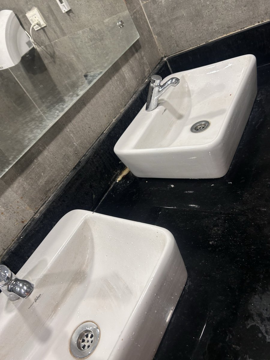 PixelAnand's tweet photo. @KFC_India please clean KFC bathroom. It stinks. Location- Regent Cinema, Gandhi Maidan. We come to eat and spend quality time not to feel the smell https://t.co/zKyFDigWzf