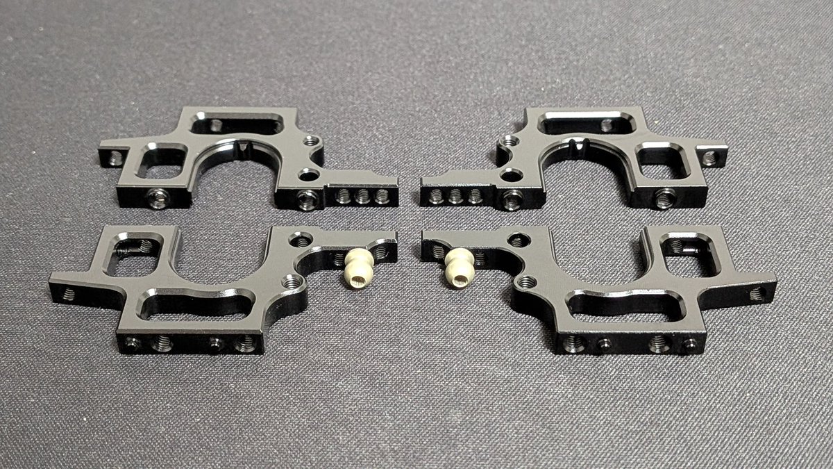 ARC A11組み立て Φ1.2mmのスタビライザーはロアアーム下側に通すタイプ