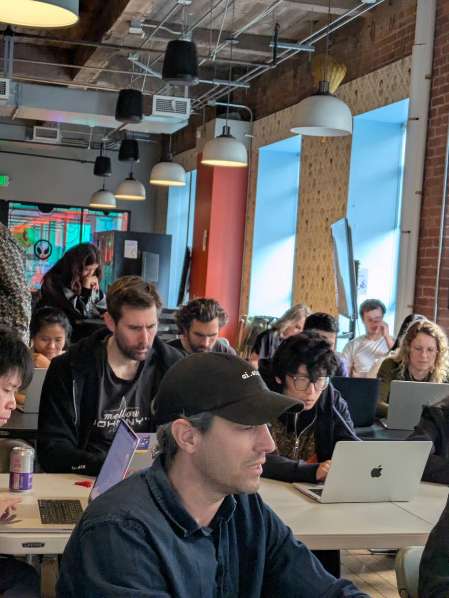 ashtonteng's tweet photo. We hosted an OpenClaw workshop for non-technical small businesses owners. It was a disaster. 🧵 https://t.co/9q1Np0SHsO