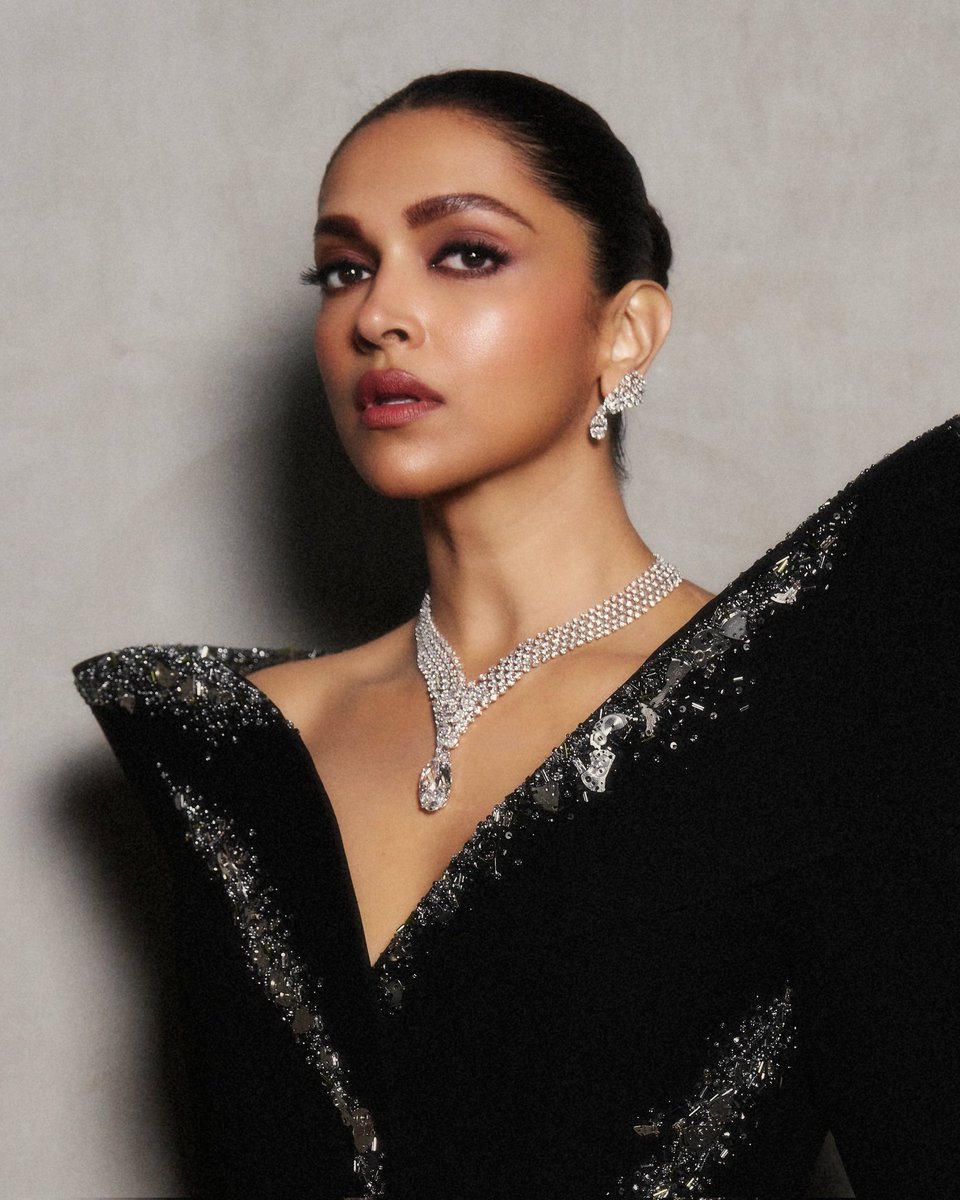 Dua Padukone Fan tweet media