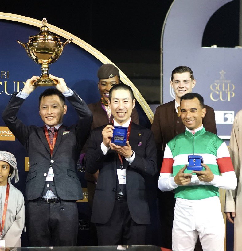 サウジアラビアの前に、アブダビでシュトラウスが見事に勝利したエピソードです！
助さん拡散よろしくお願いします🙇‍♂️
#シュトラウス
#武井亮調教師
#モレイラ騎手
#ヤフーニュース

news.yahoo.co.jp/expert/article…

インスタでは更に多くの写真を！フォローください🙇‍♂️
↓
instagram.com/satoshi_hirama…