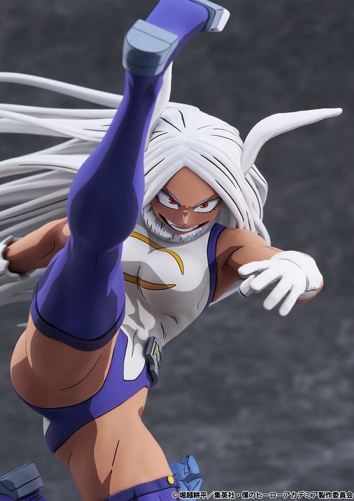 Holyyyy this My Hero Academia Mirko figurine by Bellefine has the coolest paint job ever- literally looks like she stepped out from the anime but is still 3D 😱
