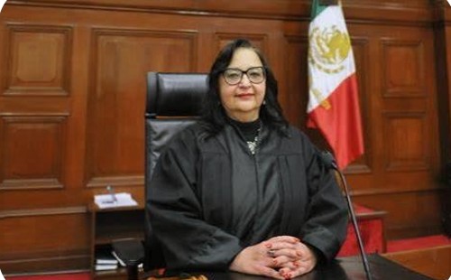 ryo_hermoso's tweet image. Si se pudiera, te gustaría que VOLVIERA LA PRESIDENTA NORMA PIÑA A LA SCJN? 👏

Y quitar al IDIGENA LADINO @HugoAguilarOrti 🥳

QUE REGRESE NORMA PIÑA 🔁

QUE SIGA EL IDIGENA LADINO ♥️

Voten 👇 🙋🏼‍♀️