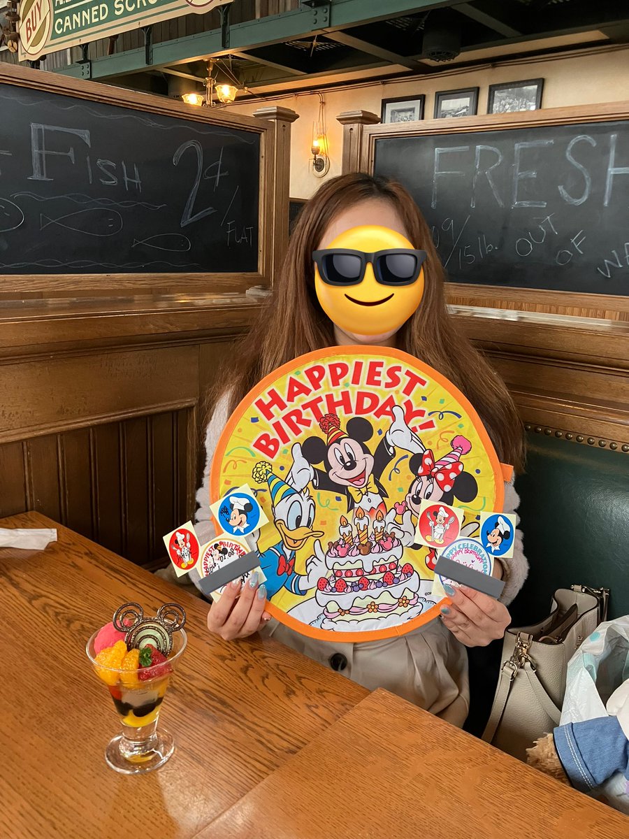 Disney2228's tweet photo. レストラン櫻大好きです🫶
いつもレストランお世話になってて、いつも優しくしてくださる🥹
前回お世話になったキャストさんにもお会いできて良かった✨
(顔出ししていいかわかんなかったから隠してます！！！) https://t.co/pcMOW8umm9