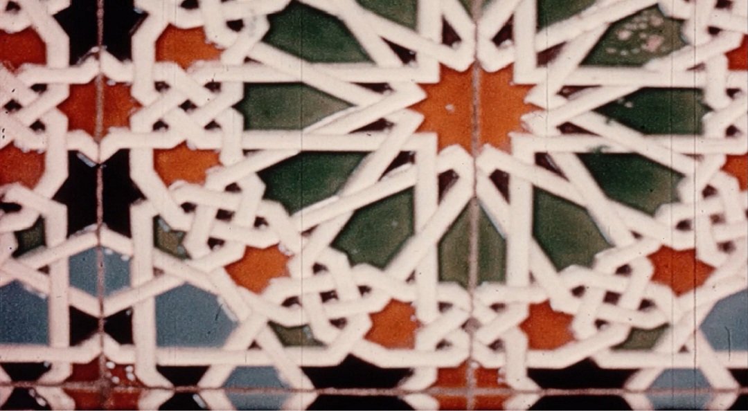 celuloideconalm's tweet image. Hoy a las 18:30h en #Xcèntric, el cinema del #CCCB, nos ofrece una sesión titulada "Ritmos en #éxtasis: cuaderno de notas de #MarieMenken" sobre la obra sensual, vibrante y lúdica la cineasta experimental estadounidense. Una de las grandes creadoras del #cinepoético @laiecccb.