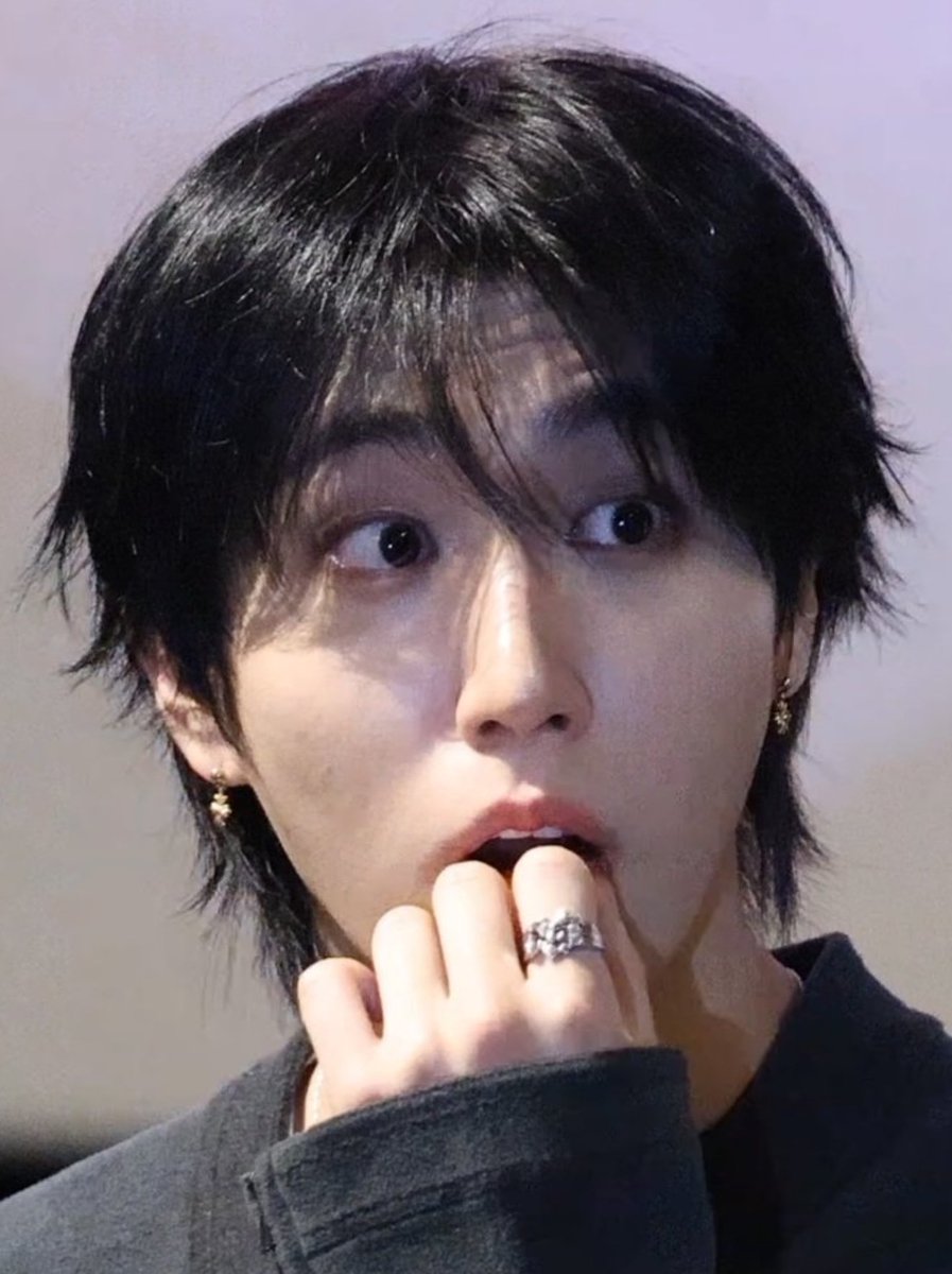 surprised princess .. <//3
              (ᵕ 𐐫ᜊ𐐫) !!

📸 @.urprawn #han #한 #ハン