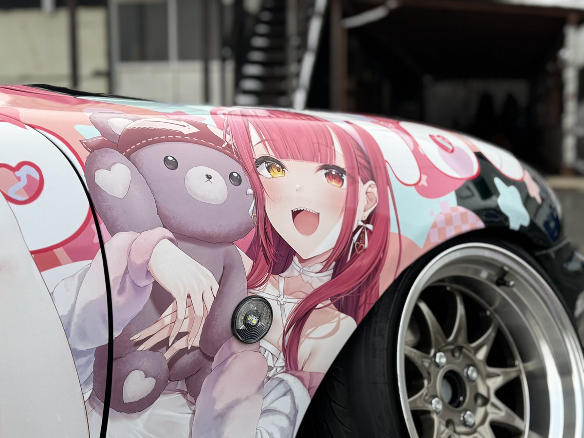 ご報告
「この部屋着でキミたちとおうちデートしますワ💘」
ってことで！今回ホロライブ3期生 宝鐘マリンの痛車になりました！！✌️
貼るにあたってほんとに協力していただいた方ありがとうございました！！🙇‍♂️🙇‍♂️
痛車界隈の方々これからよろしくお願いします！！🤝
今回お世話になった方はツリーにて↓