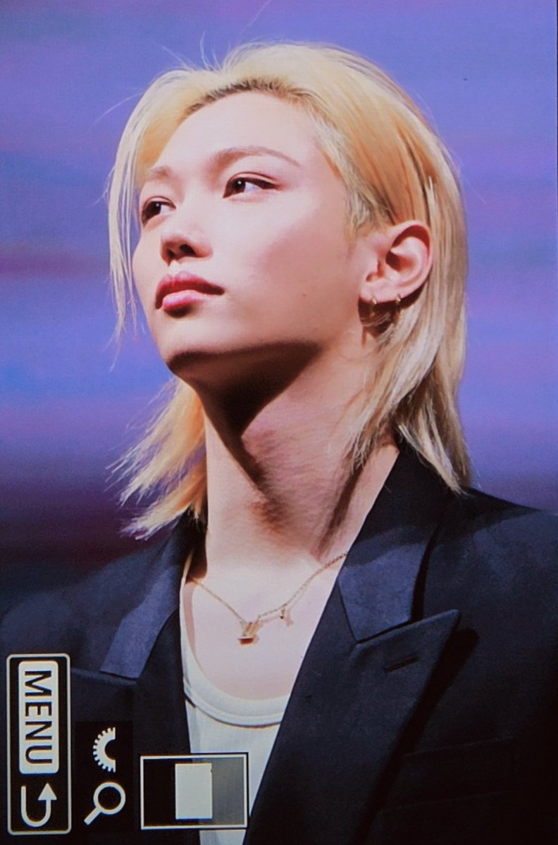lyb_blank's tweet photo. 260208 #felix #필릭스 
🫳🫳 https://t.co/ovyVBqrGo1