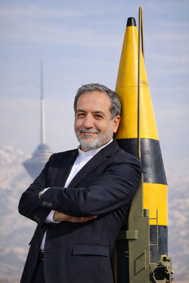 وزير الخارجية الايراني 

التراجع خطوة يعني التراجع دائما والتنازل لا نهاية له لذا أكبر تحدٍّ اليوم هو تحدي الصمود

من الجمهورية ادرس واتعلم