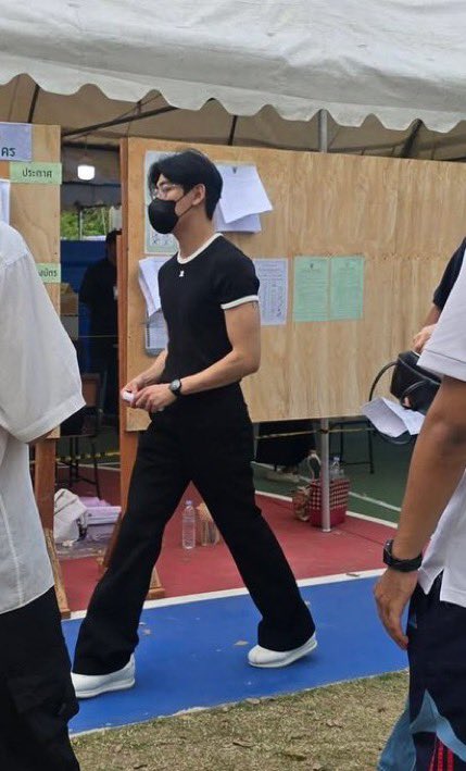 น้องแบมมาลงเลือกตั้งแล้วใครยังไม่ได้ไปใช้สิทธิ ไปกันนะคะ 1 เสียงของทุกคนมีความหมาย และถึงแม้ว่านี่จะเป็นเรื่องธรรมดาๆ แต่เราในฐานะแฟนคลับคนนึงก็รู้สึกดีใจ ภูมิใจที่ศิลปินที่เรารัก ทำทุกบทบาท ทำทุกหน้าที่ของตัวเองอย่างสมบูรณ์แบบเสมอมา 💚
#BamBam #뱀뱀 <a href="/BamBam1A/">BamBam</a>