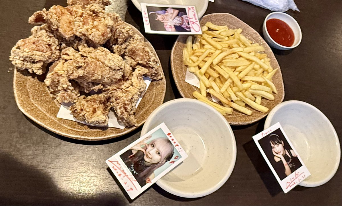 ライブの前に
昼飯？夜飯？
推しが痩せてるので僕が食べても
カロリー0ってことで
いただきます😆

#中村みずき
#あまいものつめあわせ
#あまちゅう