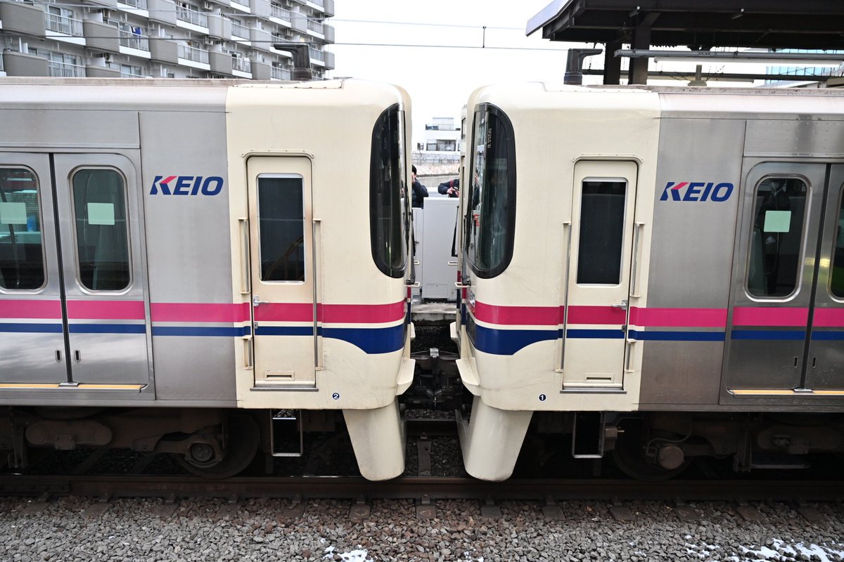 k5otsuzu9k1213's tweet image. 9749F＆9745F
故障救援の9030系20両編成が笹塚を出ています。
時速25km/h以下です。