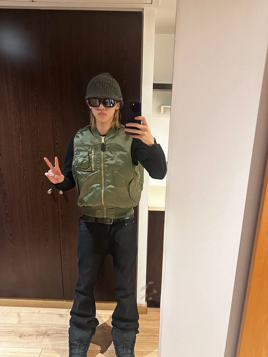 이런개행복해보이는 no가오 거울셀카 참귀엽다