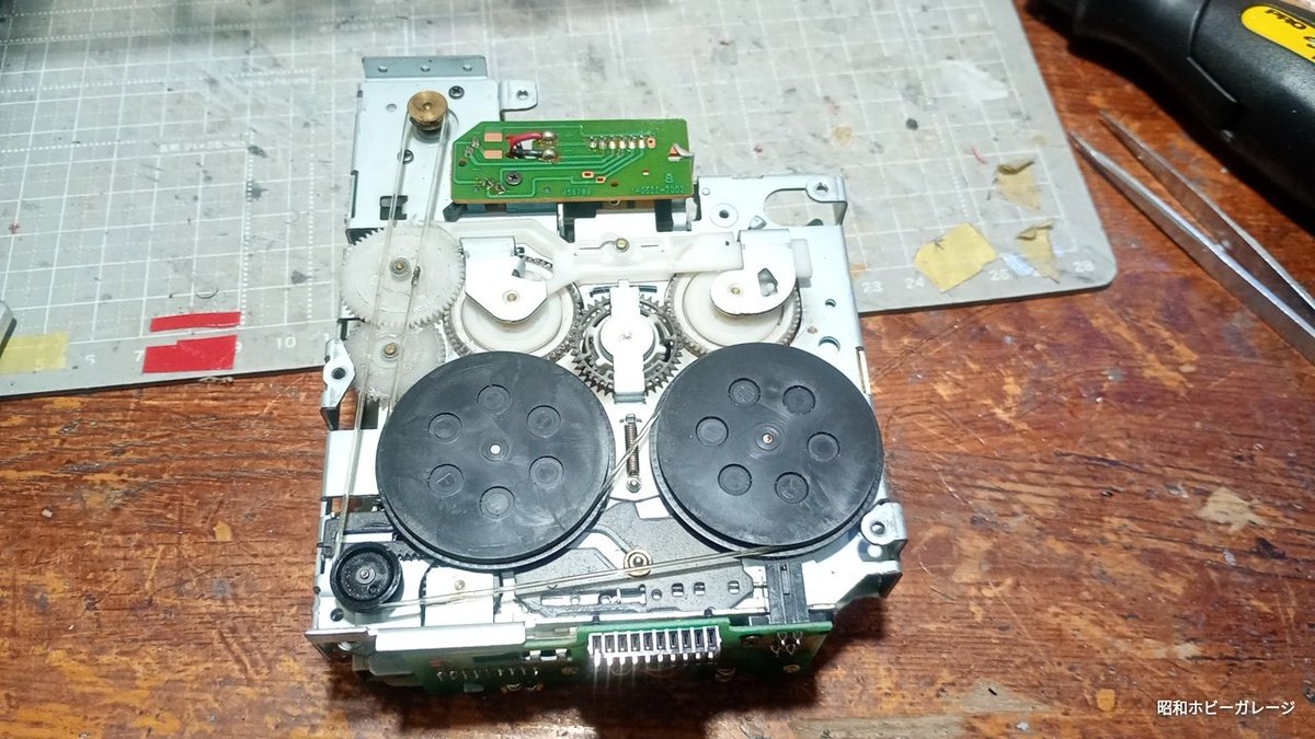 カセットのベルトのテンションがキツかったのでちょっと長いのを作ってはめかえました