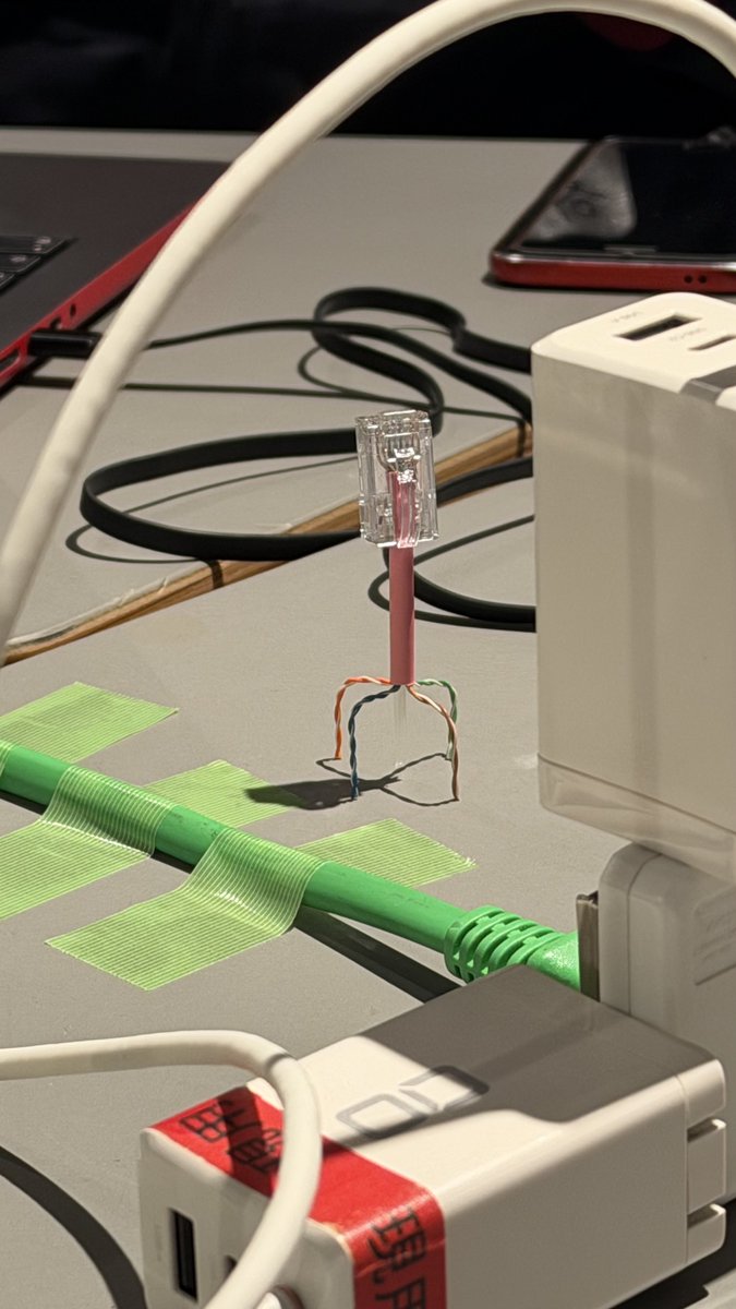 毎度恒例の謎の生物（？）
ケーブル全部成端できましたよ🙌

#janog57_noc