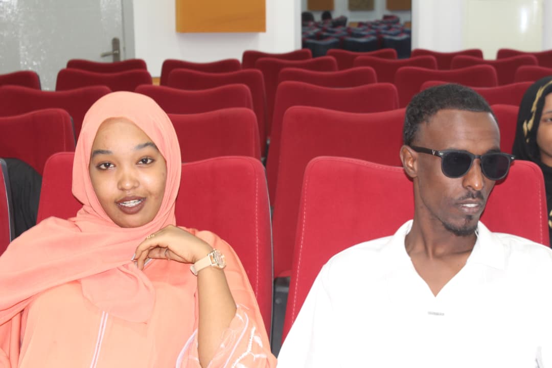 centre_cle's tweet image. 📸 Retour en images | Meet-Up CLE
À la rencontre de deux startups djiboutiennes du @centrecle, un moment d’échanges, d’inspiration et de networking au cœur de l’écosystème entrepreneurial.
#CLE #MeetUp #StartupsDjibouti #Entrepreneuriat #Innovation