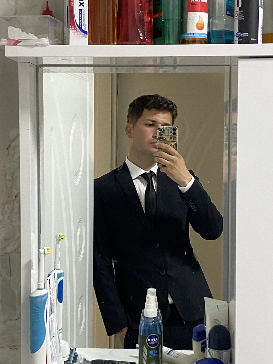 Schopenhauer 👁 tweet media