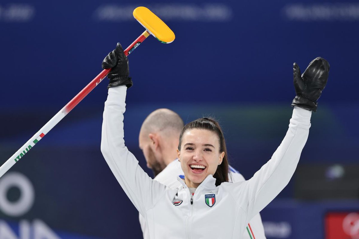 VITTORIA PESANTISSIMA 🤩

Colpo di Constantini-Mosaner nella sesta partita del doppio misto a #MilanoCortina2026! 💪

Rubano la mano all'ultima frazione e sconfiggono la Norvegia 6-5! 😌

Oggi gli azzurri tornano sul ghiaccio per altri due match: il primo alle 14.35 contro la