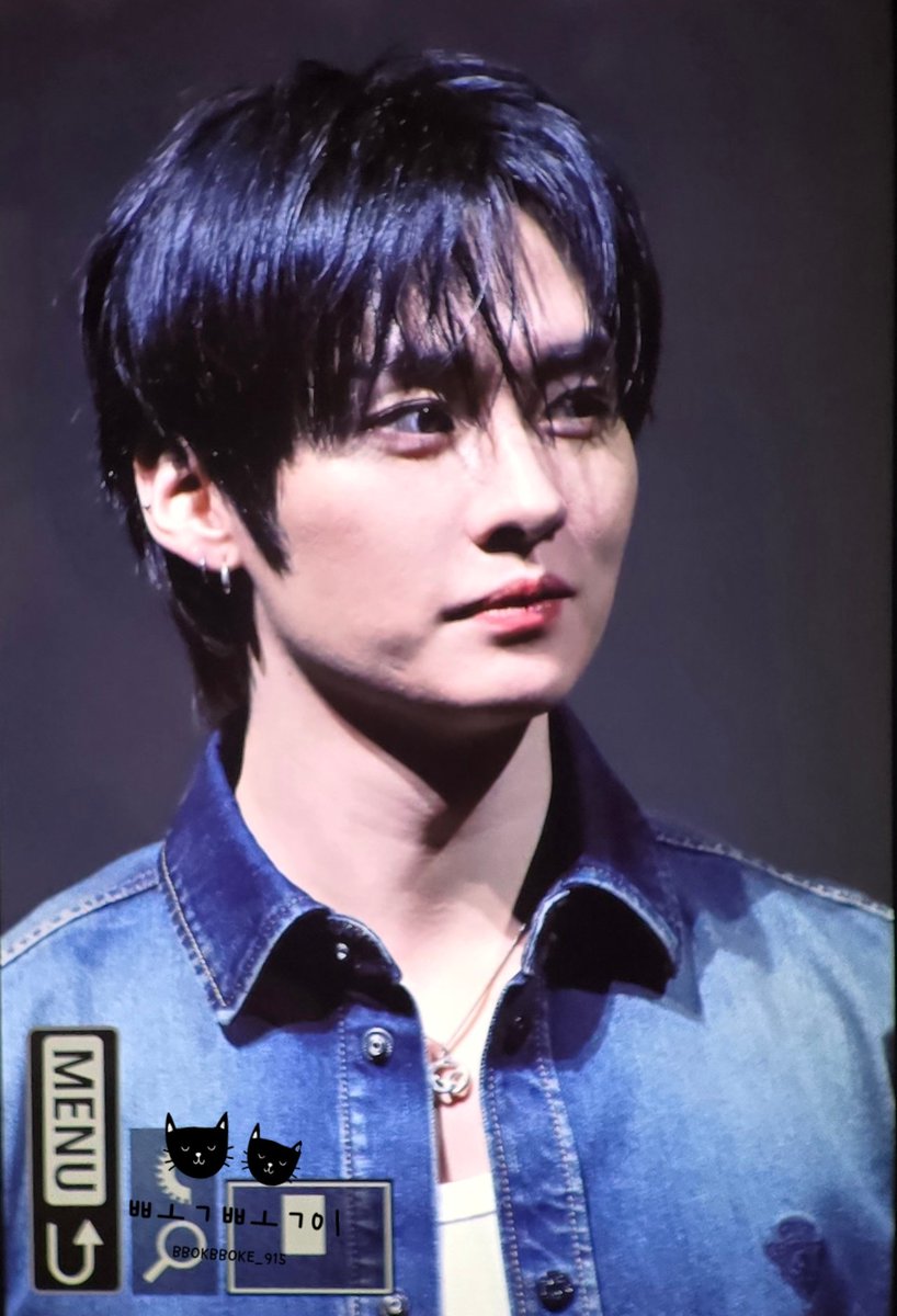 HE IS SO UNREAL 😭 #LeeKnow #리노 260208 CGV