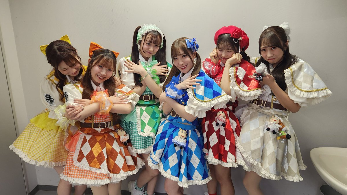 _UMATENA's tweet image. 🏇小倉競馬場🏇

本日は寒い中、小倉競馬場にご来場頂きましてありがとうございました!!

急遽1回目のLIVEが中止になってしまいましたが、無事に表彰式プレゼンター・2回目のLIVEも実施でき
ファンの方もたくさん応援して頂き嬉しかったです✨

いよいよ、2.12（木）は佐賀記念
!!…