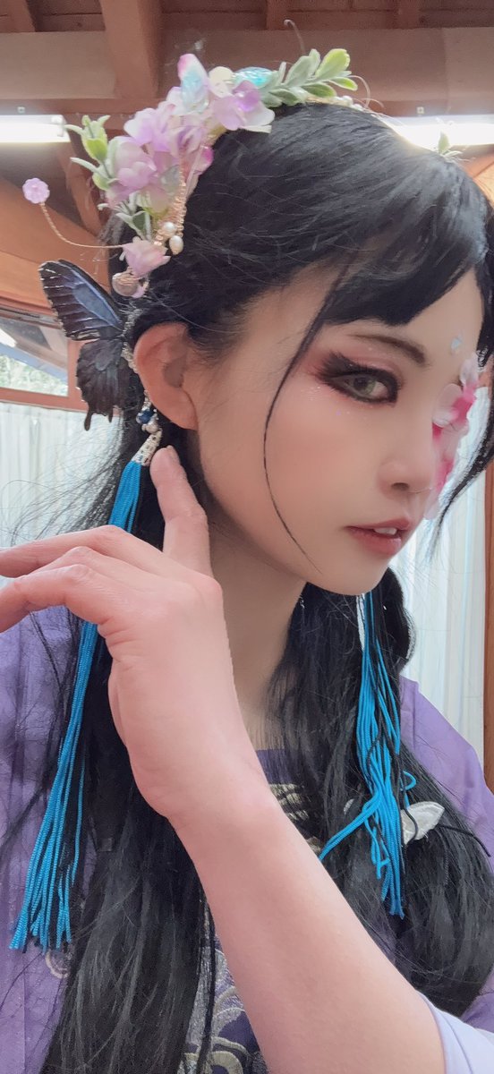 今日の紫美は、妖力が増しておりまして、羽が生えております🦋
イヤーフックはデザフェスで、暗闇精神病棟様【<a href="/kurayami_kuro/">暗闇精神病棟</a> 】にてお迎えしたものです✨