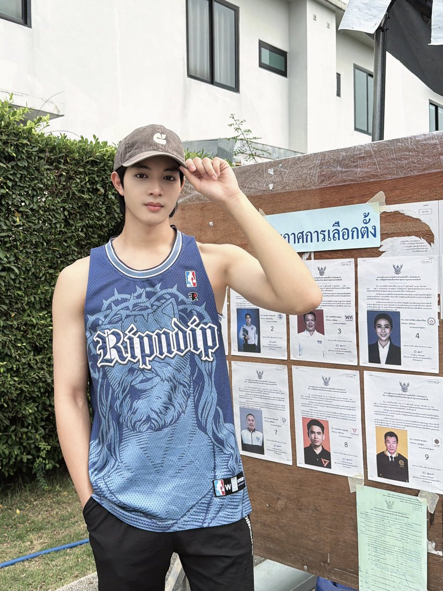 ไปใช้สิทธิ์กันเยอะๆนะครับ
#เลือกตั้ง69