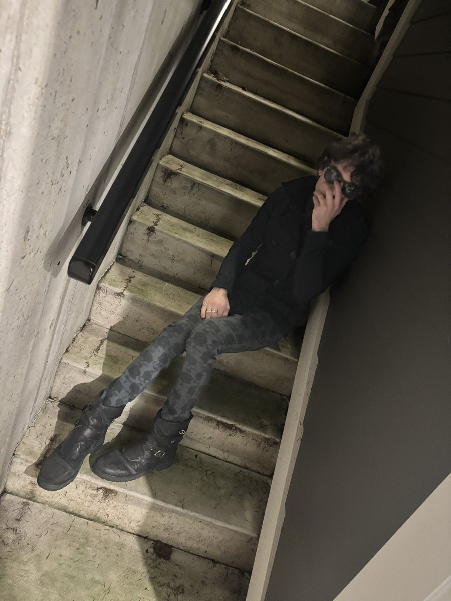 stopsignsandredlights tweet media