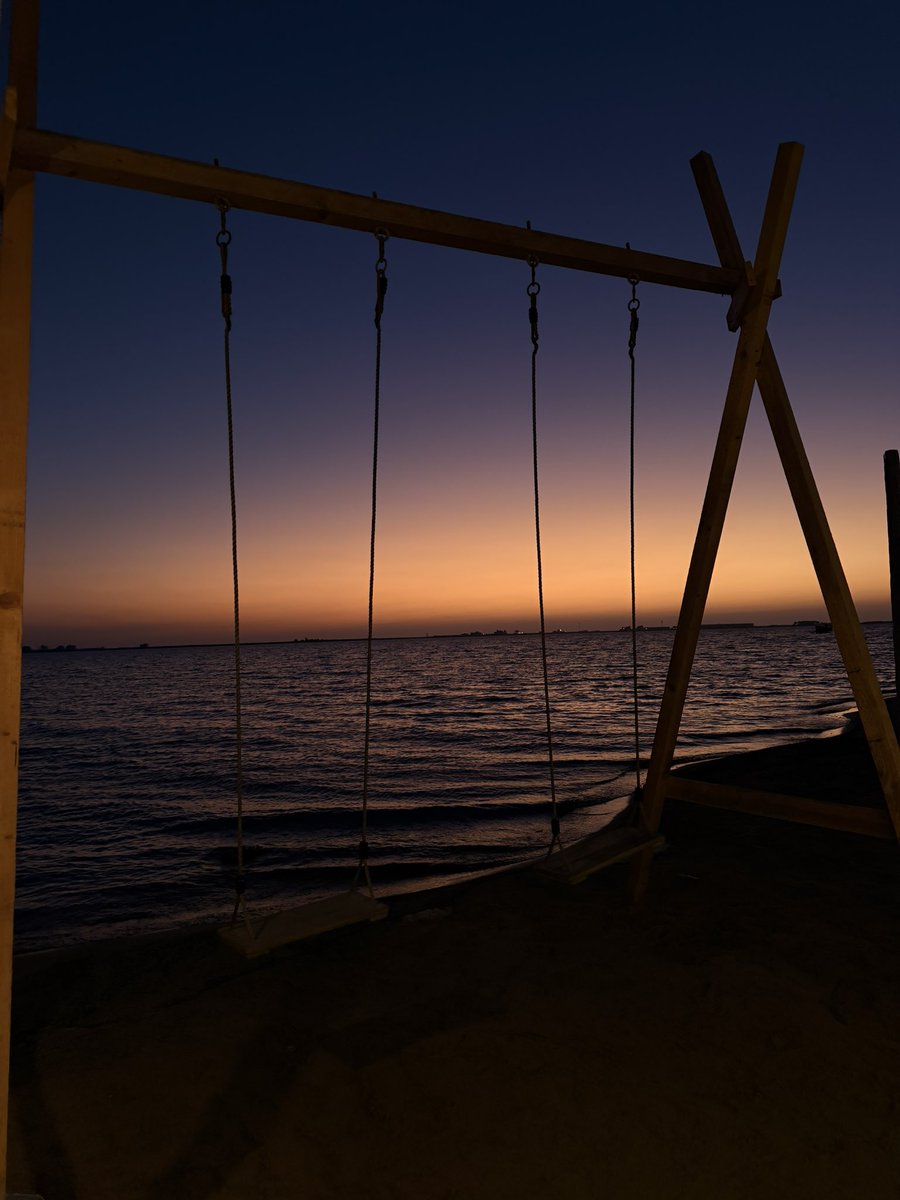 ebtish's tweet photo. Watch more sunsets than Netflix! ✨ https://t.co/qZ0vT5S9h2