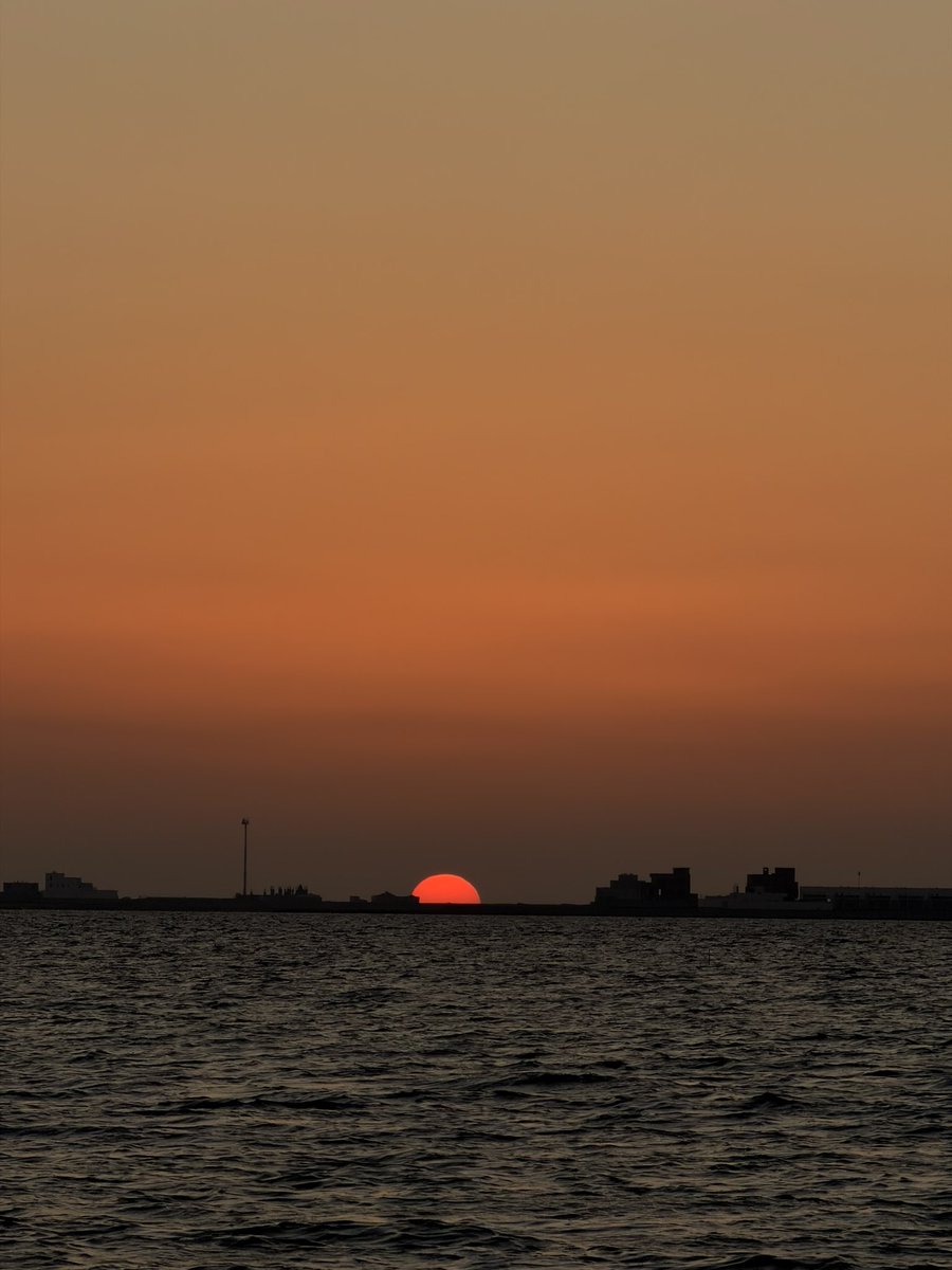 ebtish's tweet photo. Watch more sunsets than Netflix! ✨ https://t.co/qZ0vT5S9h2