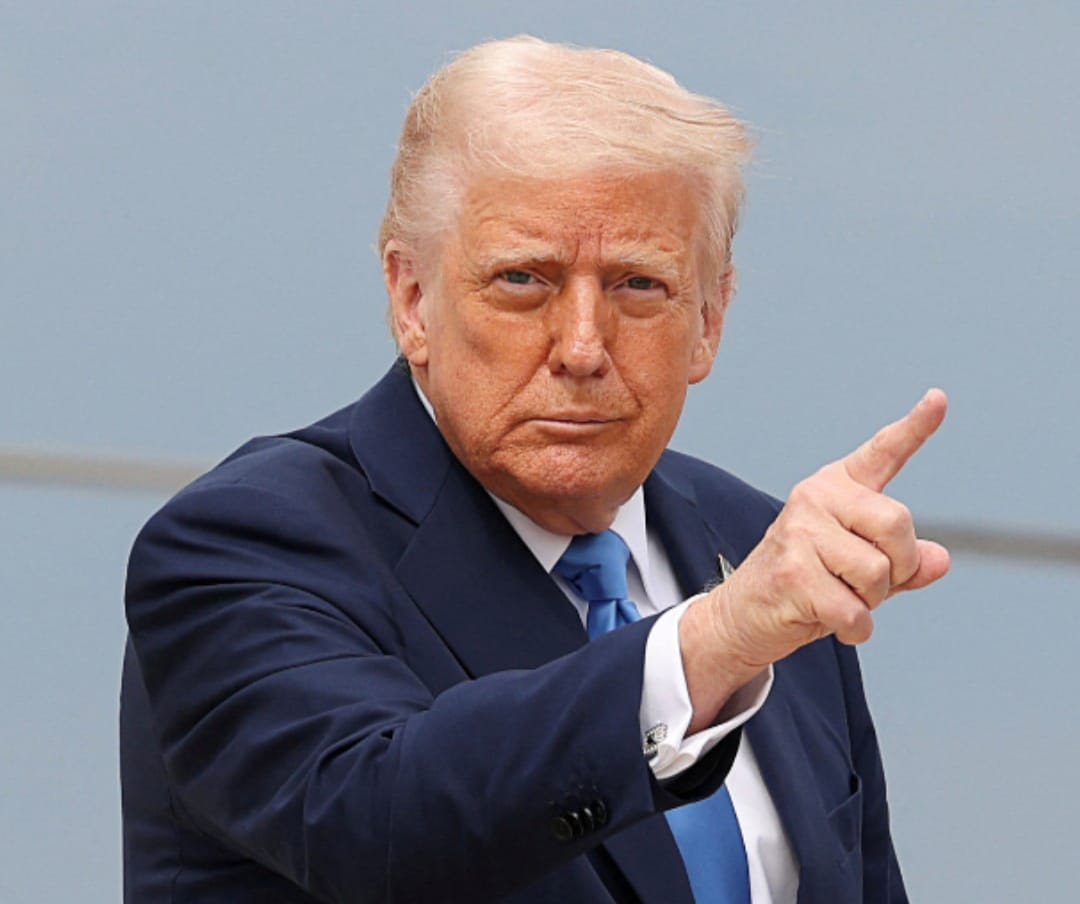 अमेरिका और ईरान के बीच तनाव अपने चरम पर पहुंच गया है। राष्ट्रपति डोनाल्ड ट्रंप ने ईरान को फिर धमकी देते हुए कहा है कि अगर उन्होंने हमारी शर्तें नहीं मानी तो अंजाम बहुत बुरा होगा। ट्रंप के इस बयान के बाद दुनिया में हलचल बढ़ गई है।

#Donald Trump #Iran #America