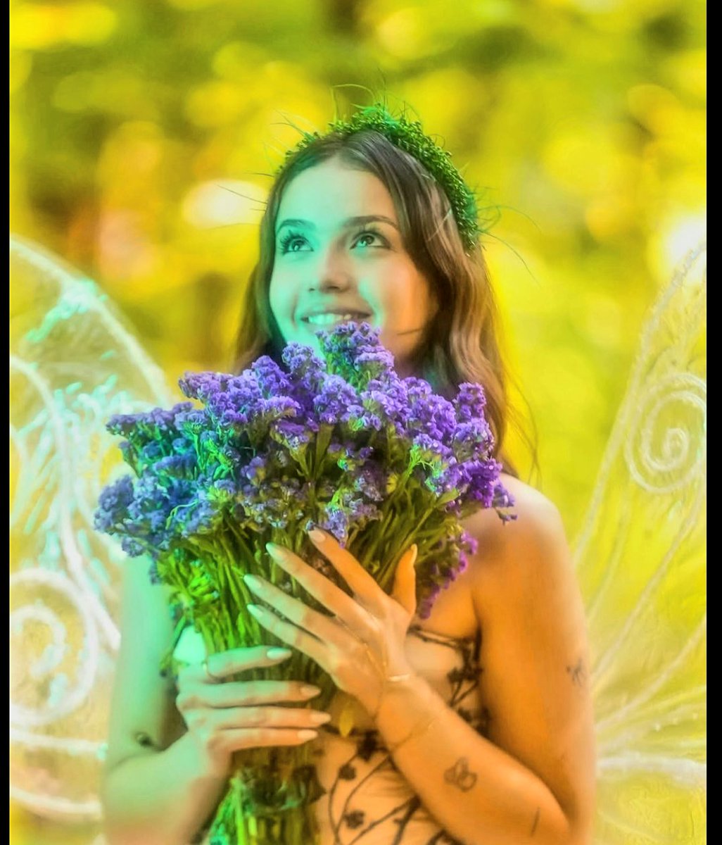 Durup durup iyi ki ama iyi ki Feride Özdinç krizi tutuyor iyi ki sen be feroş hep sen seni tanıdığım da 26 yaşında şimdi ise 30 yaşında biriyim belki daha da erken tanıdım hiçbir zaman da pişman olmadım kalbin hiç  kirlenmesin kimse kirletemesin🤍🥹Daima gülümse <a href="/ferideozdnc/">Feride Özdinç</a>