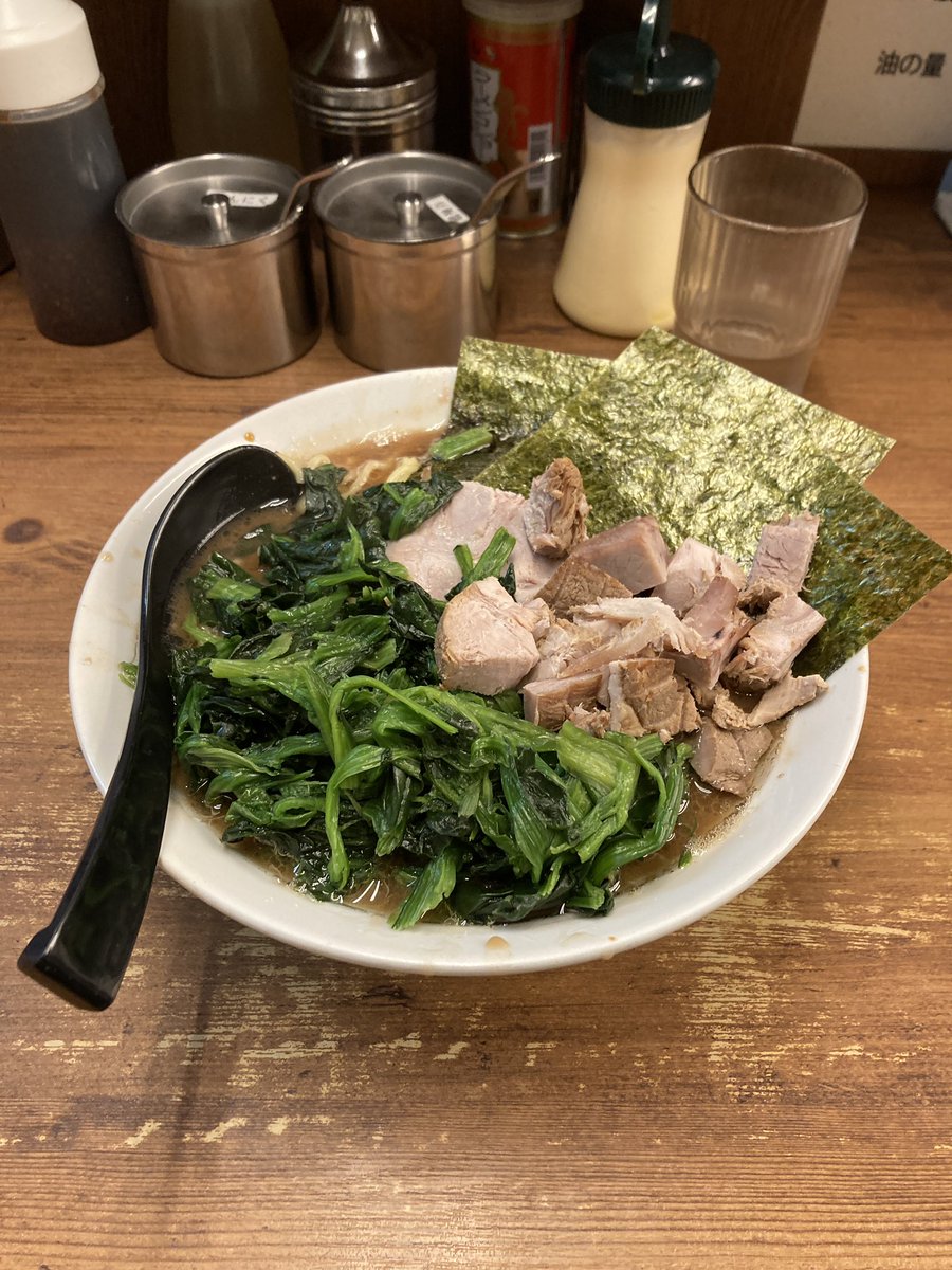 昨日は下北沢近道ありがとうございました
Reinoreもmukもキュンキュンする系のカッコよさ 特にmukはスリーピースバンドらしいギターボーカル的肉体感がめっちゃあってカッコよかったです

そして石ツくんは変わらず愛らしく、嬉しかった…

あと2時までやってる武道家吉祥寺店ありがたい😭