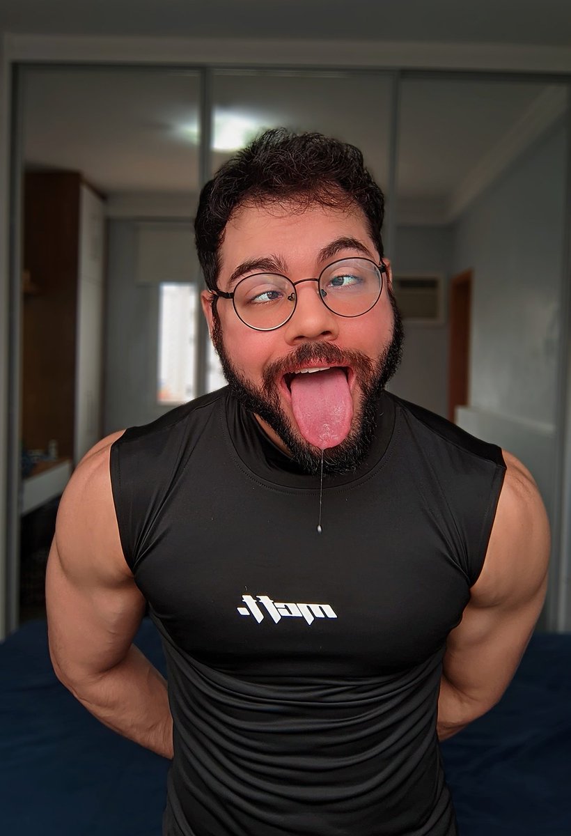 Nerdwithpecs tweet media
