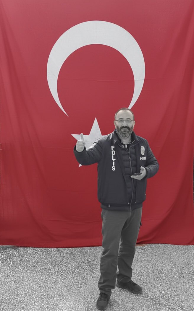 Bu ülke de bir polis memuru dövülerek şehit edildi!!!

Polis katili TÜVTÜRK kapatılsın...

 #AnkaradaPoliseAdalet