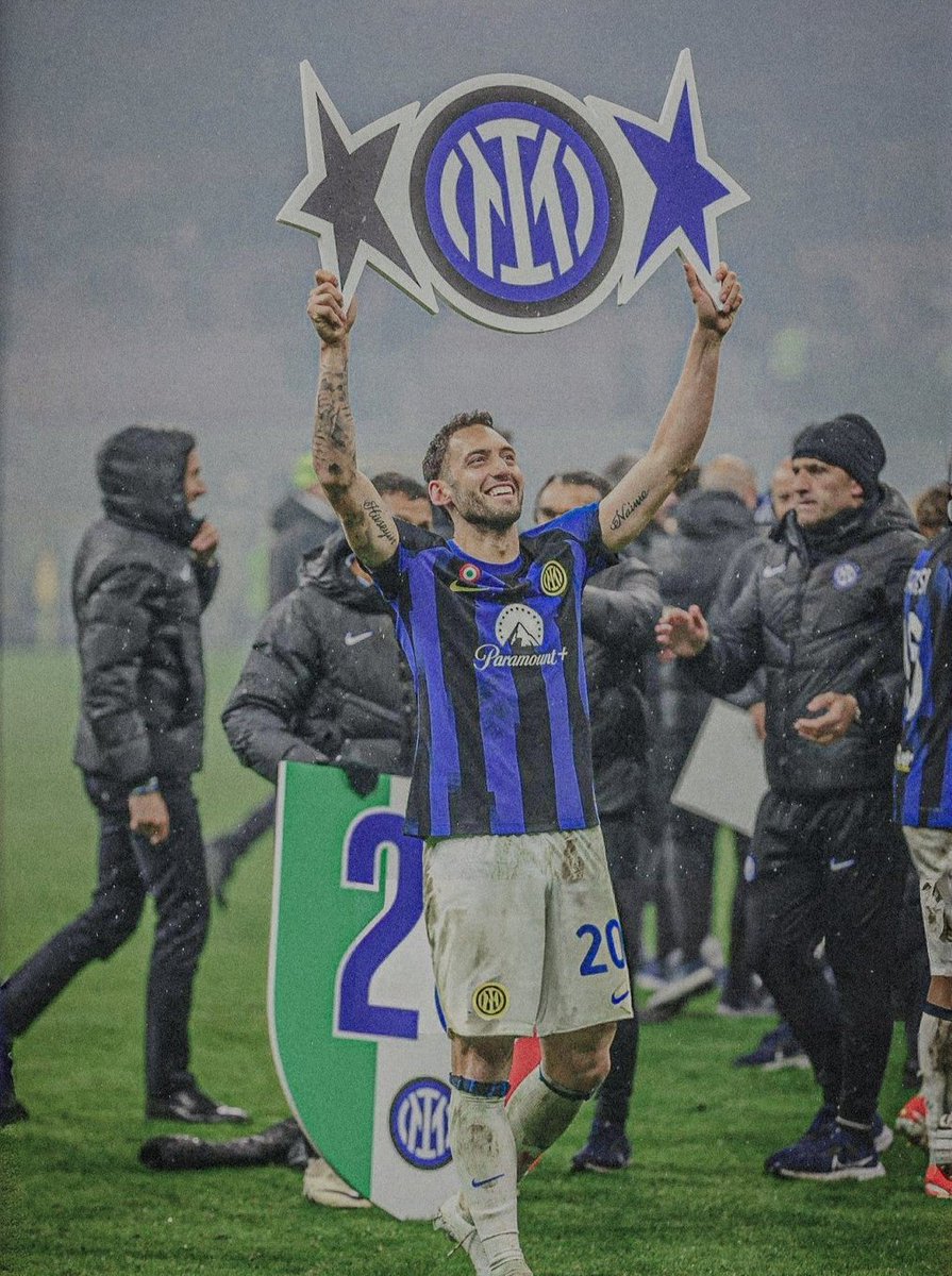 🇹🇷 162 goals. 158 assists. 32 years old.

Happy birthday, Hakan Calhanoğlu. 🎂🎉