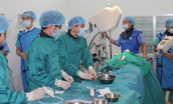 İlginç, değil mi?

ABD’nin Dünya Sağlık Örgütü’nden (DSÖ / WHO) ayrılmasının ardından, kısa süre içinde 6 farklı “kanser tedavisi bulundu” iddiası sosyal medyada hızla yayılmaya başladı.
-1–4 Şubat 2026: Pankreas kanseri – 🇪🇸 İspanya
-3–5 Şubat 2026: Kolon (kalın bağırsak)