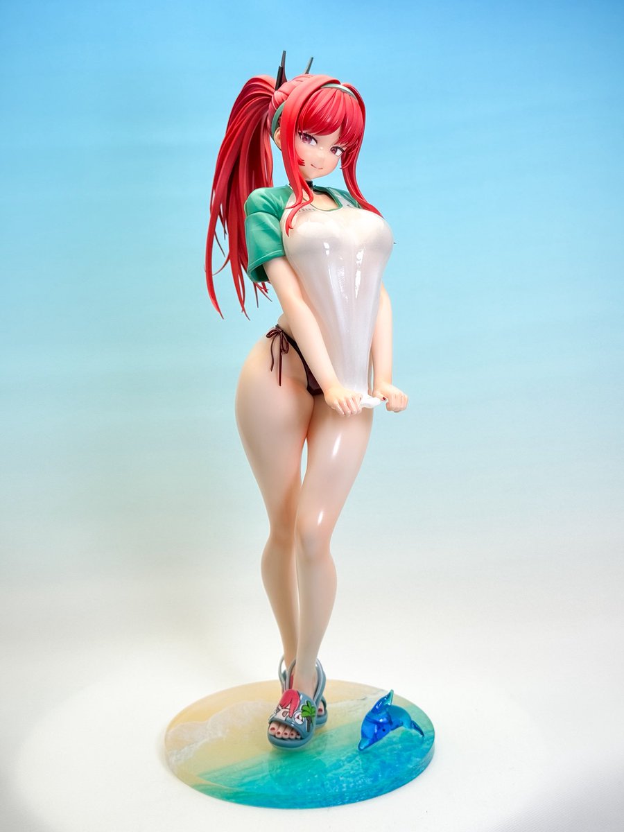 勝利の女神:NIKKE
ラピ:レッドフレーバー完成です✨

原型：NABIMUさん（<a href="/nabimu0708/">NABIMU</a> ）
生産：もりのあるまちさん（<a href="/MoritamiGK/">森の民やむぅ@ガレージキット/出力代行【もりのあるまち】</a> )

塗れたような表現をしたかったので光沢強めで仕上げました。
シャツの透け感が難しかった〜
うっすら透けてるのが分かるでしょうか？？👙