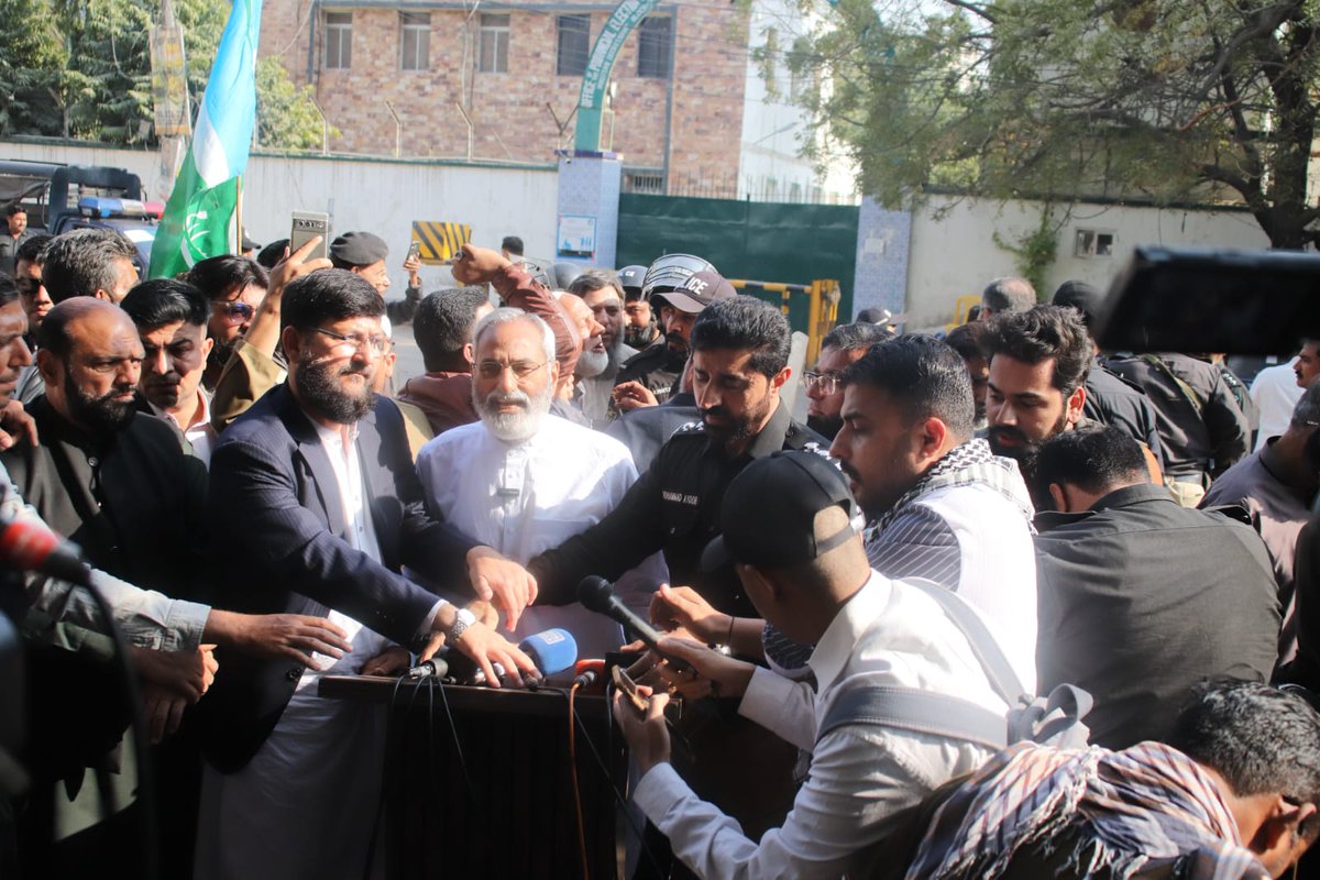 #14Feb_Dharna_toHoga
پیپلز پارٹی بوکھلاہٹ اور پست ذہنیت کا مظاہرہ کر رہی ہے۔