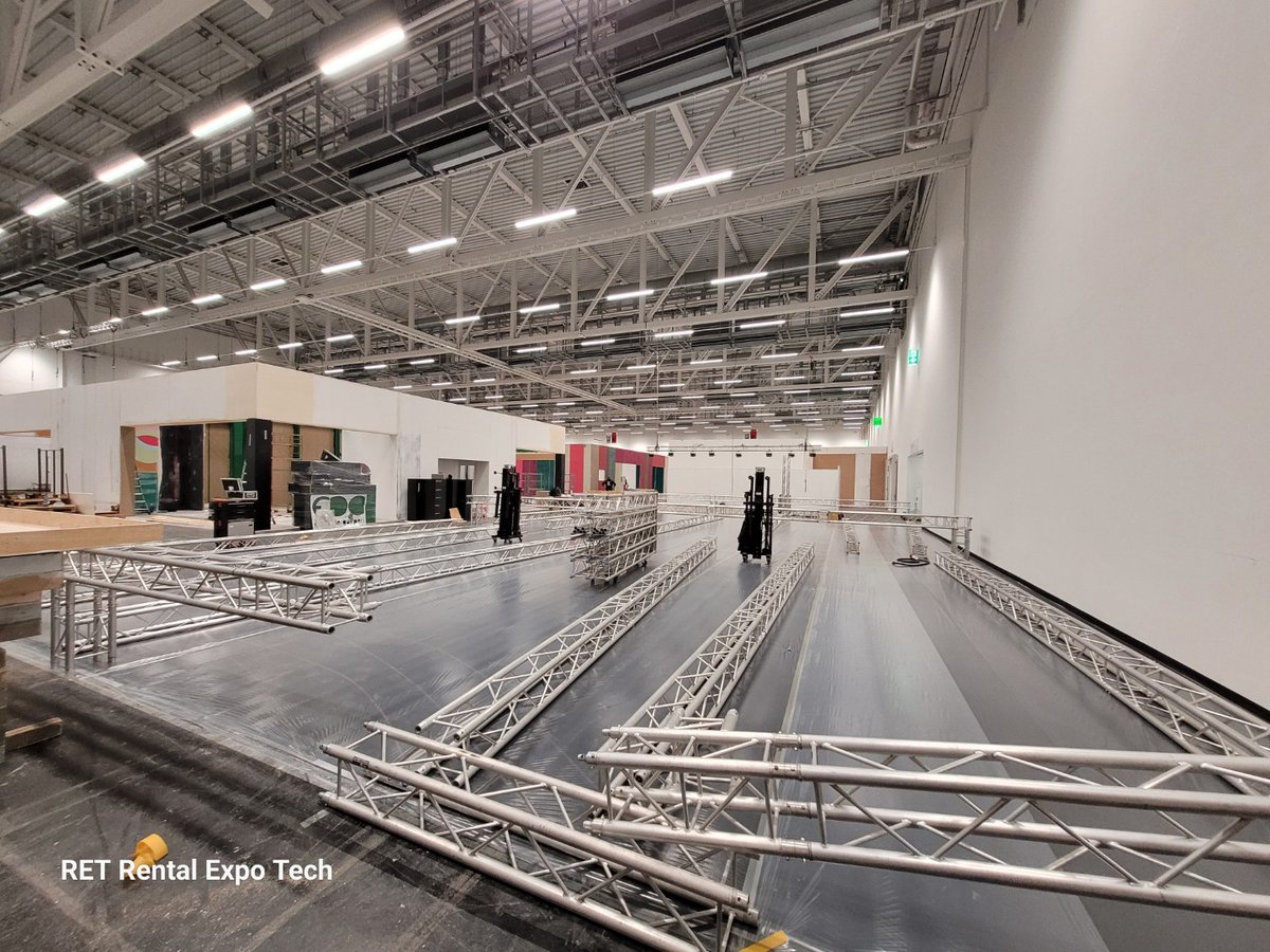 pytlik_mike's tweet image. RET Rental Expo Tech verwandelt leere Hallen der Messe Frankfurt für die Christmasworld in beeindruckende Erlebniswelten. Von Konzeption bis Umsetzung – unser Team sorgt mit präziser Planung für perfekte Licht-, Ton- &amp;amp; Videotechnik. #Eventtechnik