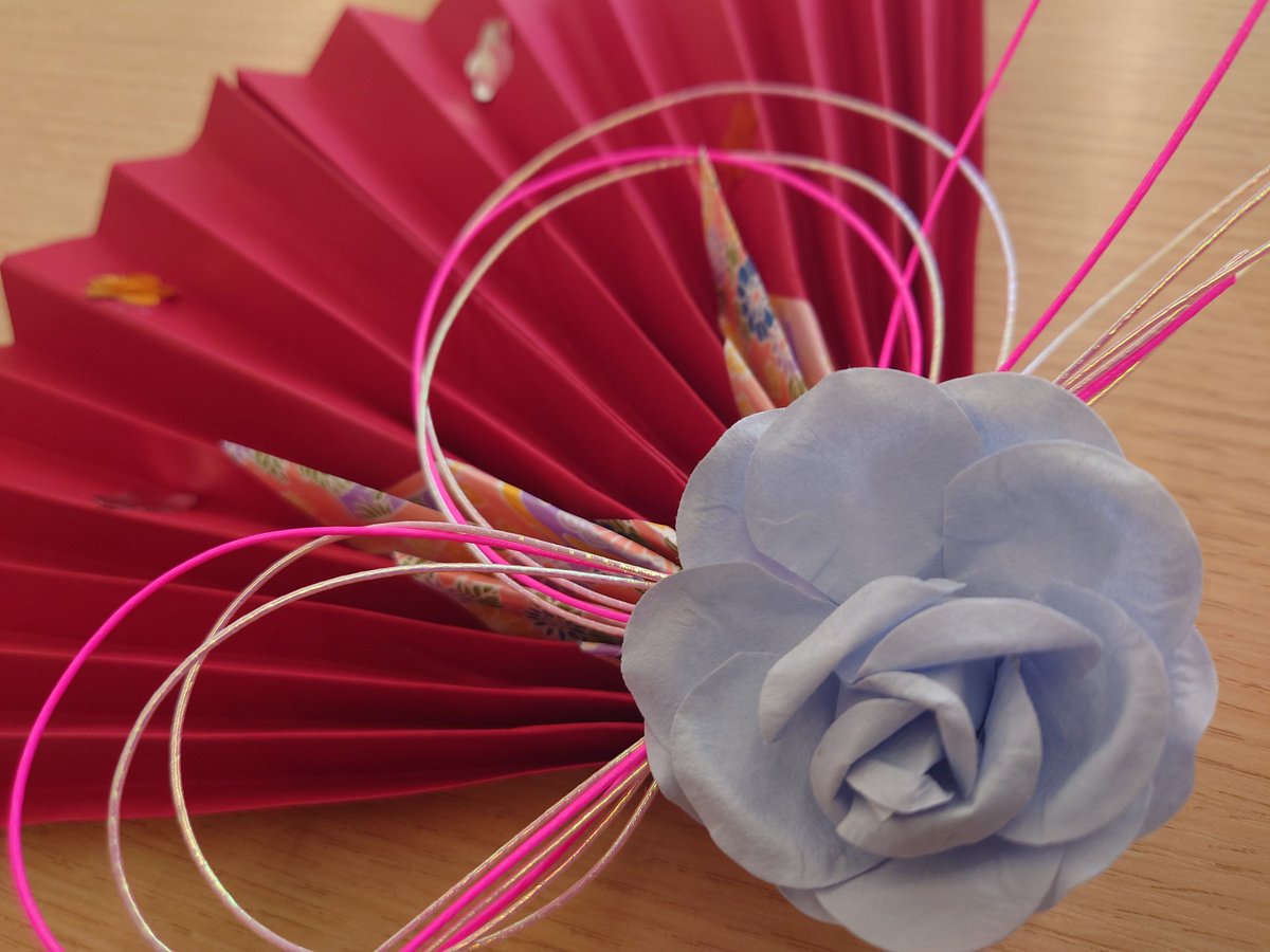 KiharaAiko's tweet image. 2月8日
素晴らしい先生に教わりながら皆さんと一緒に扇を作りました🪭
私の不器用さが…😅
でも先生の素晴らしいご指導と皆さんの励ましのお陰で扇が完成☺️
この度は皆様ありがとうございました☺️
また企画頂きました皆様ありがとうございました #扇 #製作活動  #不器用 #下松市議会議員 #きはらあいこ